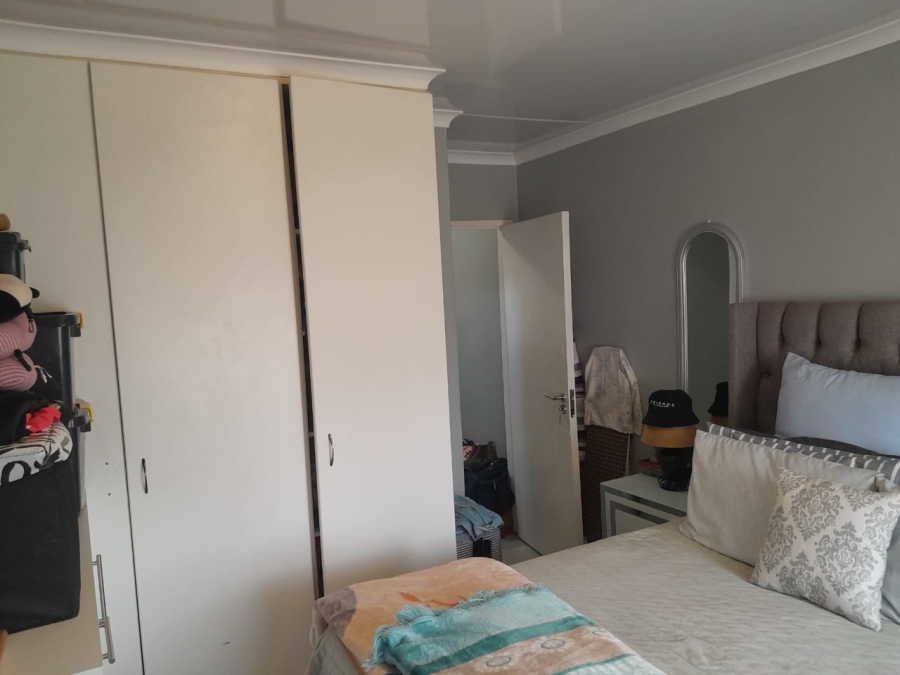 To Let 2 Bedroom Property for Rent in Morgenster Heights Western Cape